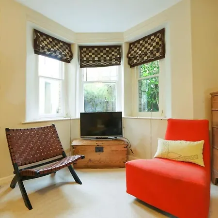 Unique & Homely With Own Access Holiday home