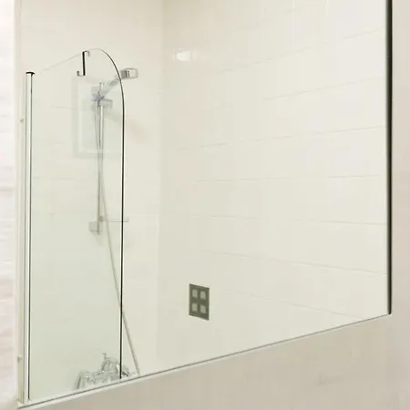 بيت للعطل Unique & Homely With Own Access بريستول