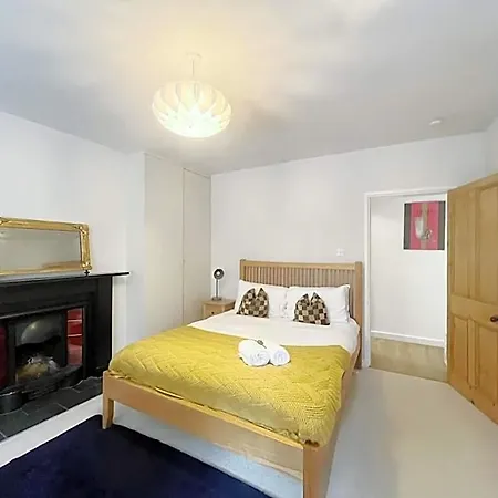 Holiday home Unique & Homely With Own Access *