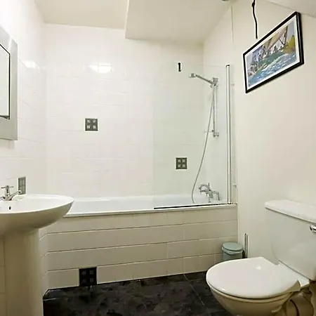 Unique & Homely With Own Access Holiday home *