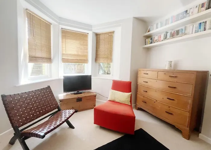 Unique & Homely With Own Access * Bristol