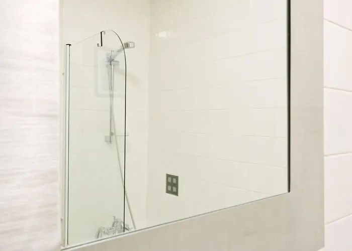 بيت للعطل Unique & Homely With Own Access بريستول